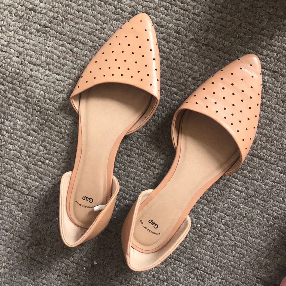 GAP pointed toe flats